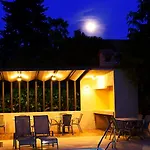Apartments Zdjelar