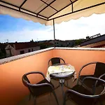 Apartment Apartments Zdjelar