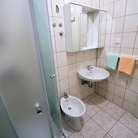 Apartments Zdjelar