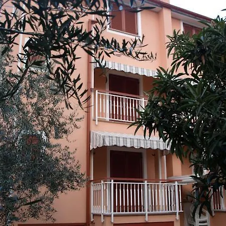 Zdjelar Apartment Poreč