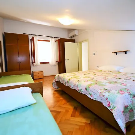 Apartment Apartments Zdjelar *