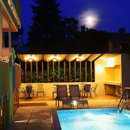 Apartment Apartments Zdjelar