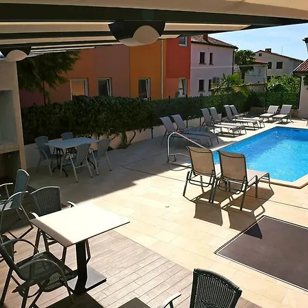 Apartment Apartments Zdjelar