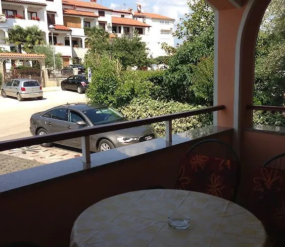 Zdjelar Daire Poreč