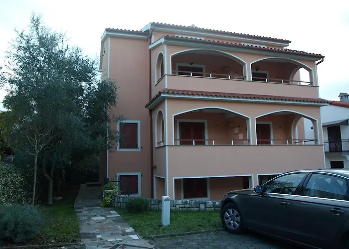 Apartament Zdjelar *